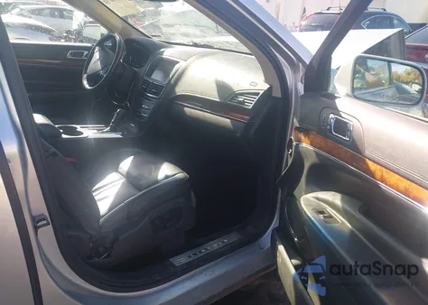 2015 Lincoln Mkt Ecoboost z USA, uszkodzony, nr VIN 2LMHJ5ATXFBL03655